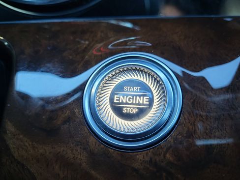 Used 2017 Mercedes-Benz E 300 4MATIC image 28