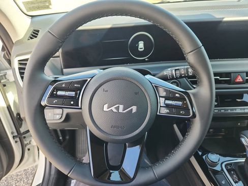 New 2026 Kia Seltos EX image 13