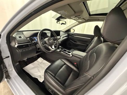 Used 2024 Nissan Altima 2.5 SR w/ SR Premium Package FWD image 10