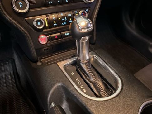 Used 2019 Ford Mustang Coupe w/ Black Accent Package RWD image 15