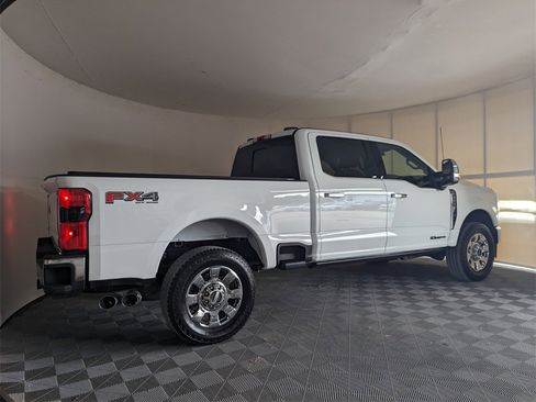 Used 2024 Ford F250 Lariat w/ Chrome Package image 11