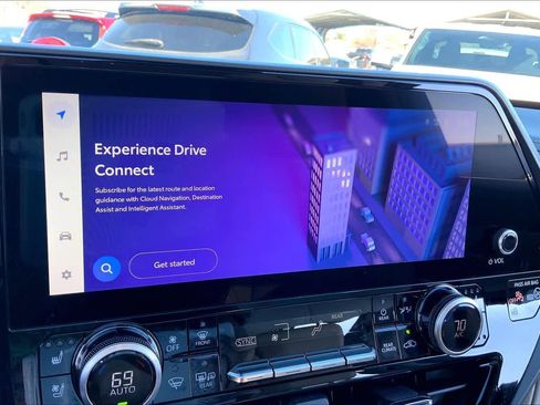 Used 2023 Toyota Highlander Limited image 32