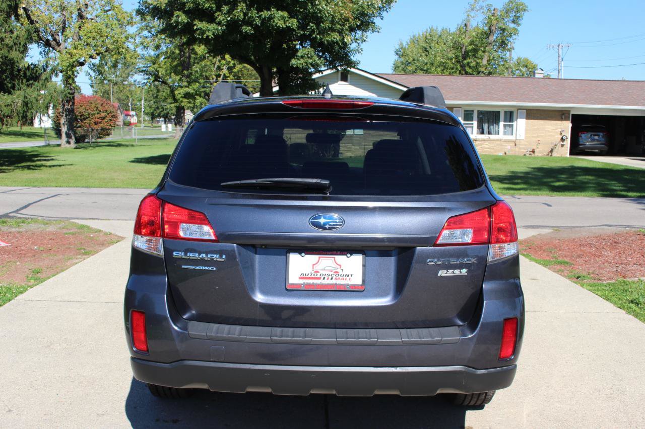 Used 2011 Subaru Outback 2.5i Limited AWD/4WD image 8