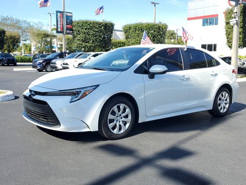 Used 2024 Toyota Corolla LE image 6