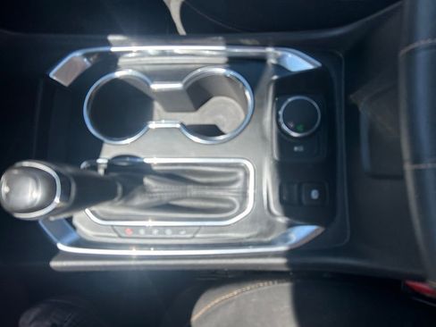 Used 2018 Chevrolet Traverse LT FWD image 20