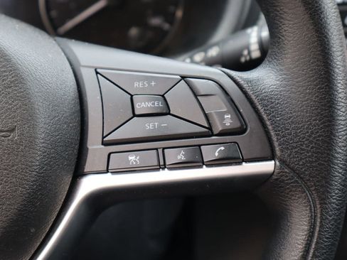 Used 2022 Nissan Kicks SV FWD image 13
