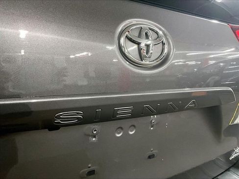 Certified 2020 Toyota Sienna XLE Premium AWD/4WD image 27