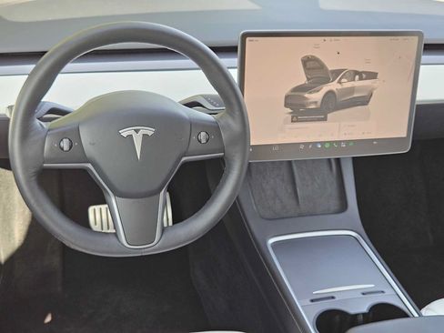 Used 2022 Tesla Model Y Performance AWD/4WD image 25
