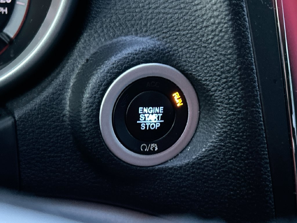 Used 2018 Dodge Journey SXT w/ Connectivity Group FWD image 16