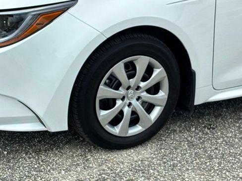 Used 2026 Toyota Corolla LE FWD image 11