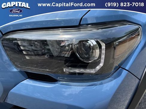 Used 2018 Toyota Tacoma TRD Pro AWD/4WD image 11