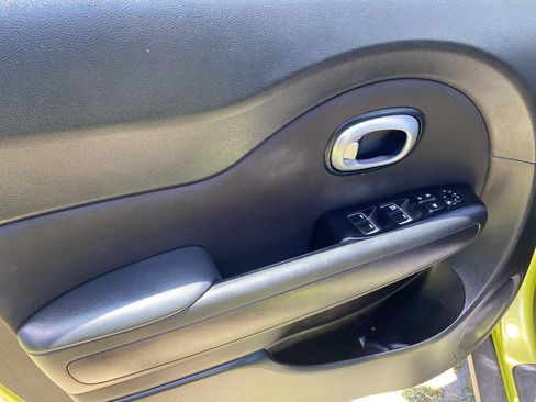 Used 2017 Kia Soul w/ Convenience Package FWD image 31