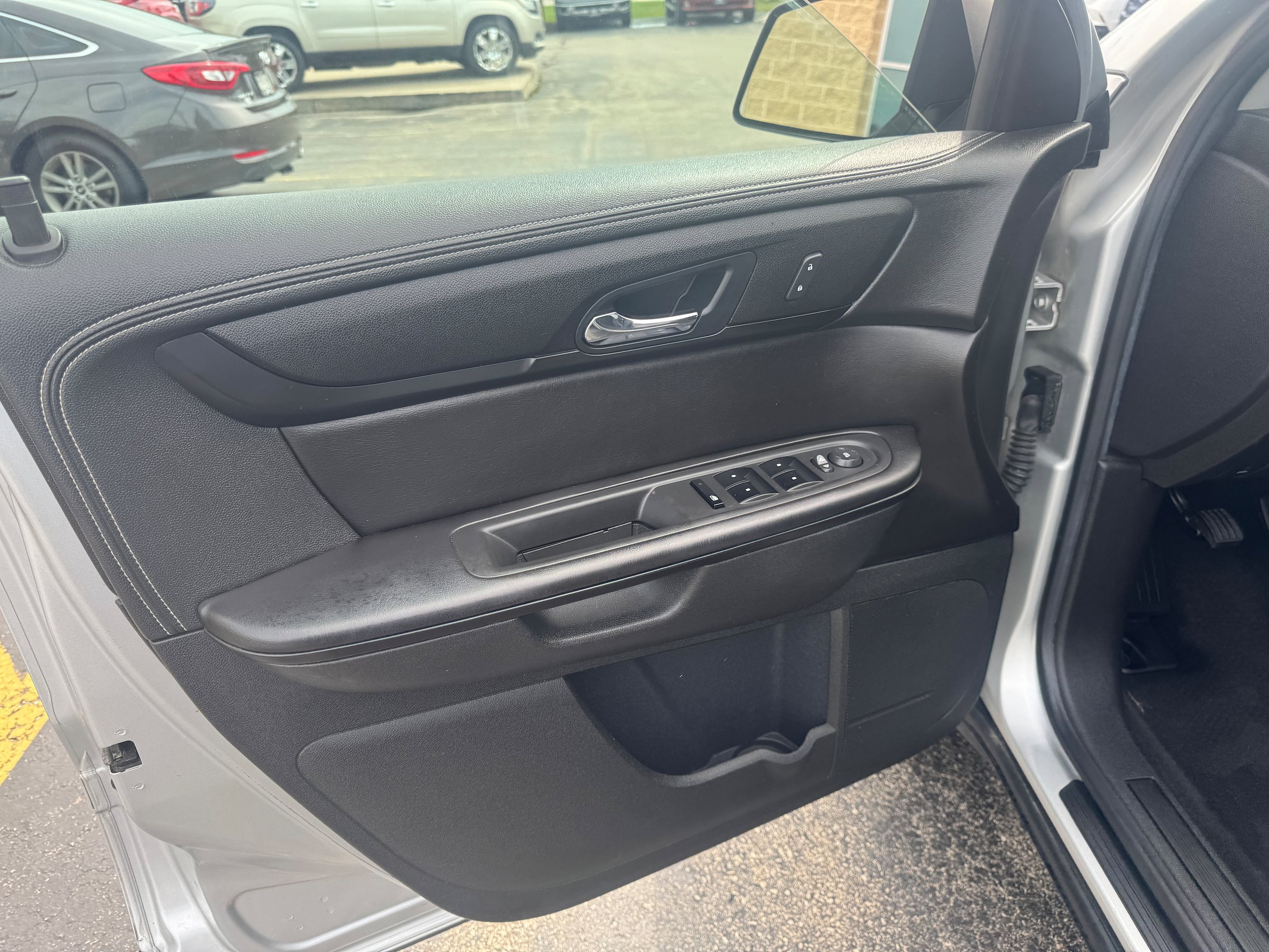 Used 2016 GMC Acadia SLE AWD/4WD image 10
