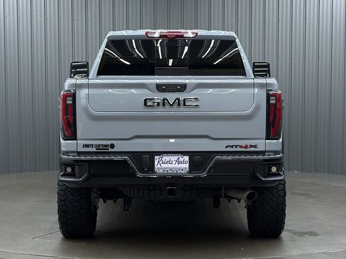 Used 2025 GMC Sierra 2500 AT4X AWD/4WD image 4