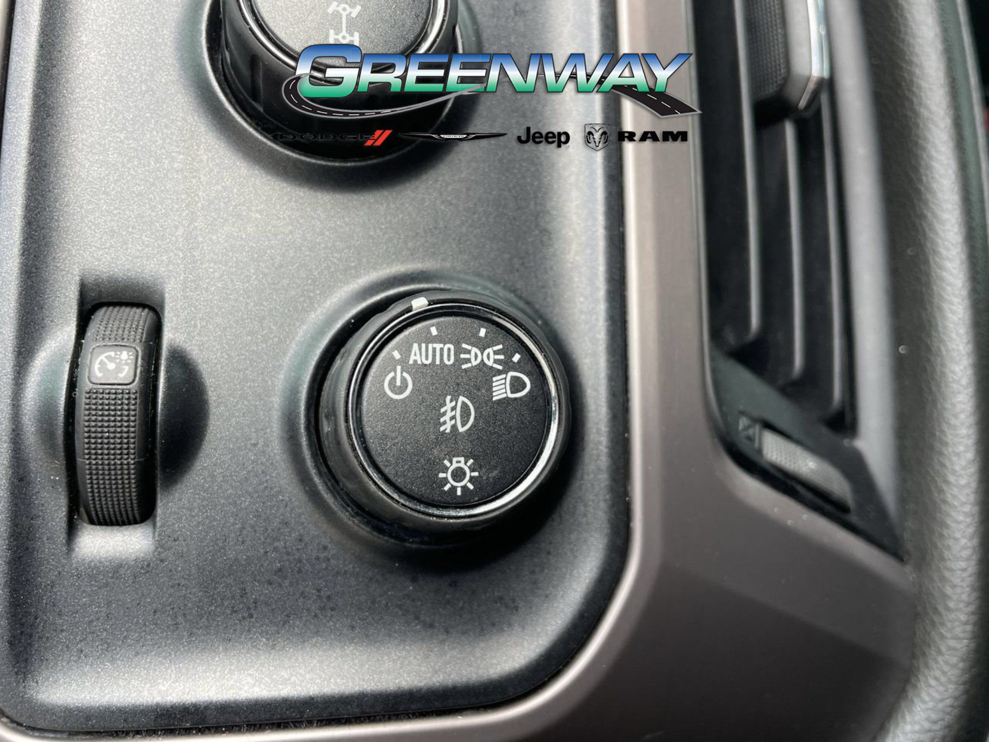 Used 2018 GMC Sierra 1500 SLT w/ All Terrain Package AWD/4WD image 27