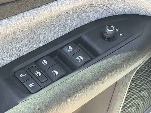 Used 2022 Jeep Compass Latitude image 19