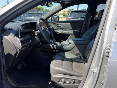 Used 2025 Cadillac XT4 Premium Luxury AWD/4WD image 18
