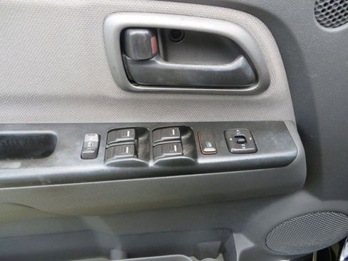 Used 2005 Chevrolet Colorado LS w/ Safe And Sound Package image 11