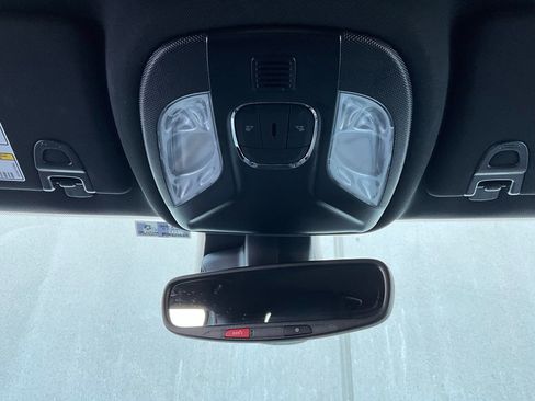 Used 2025 Jeep Compass Limited image 16