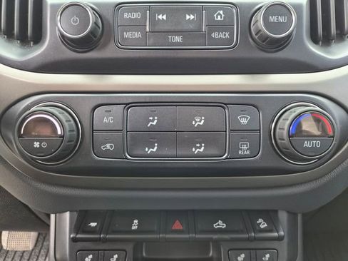 Used 2017 Chevrolet Colorado Z71 AWD/4WD image 24