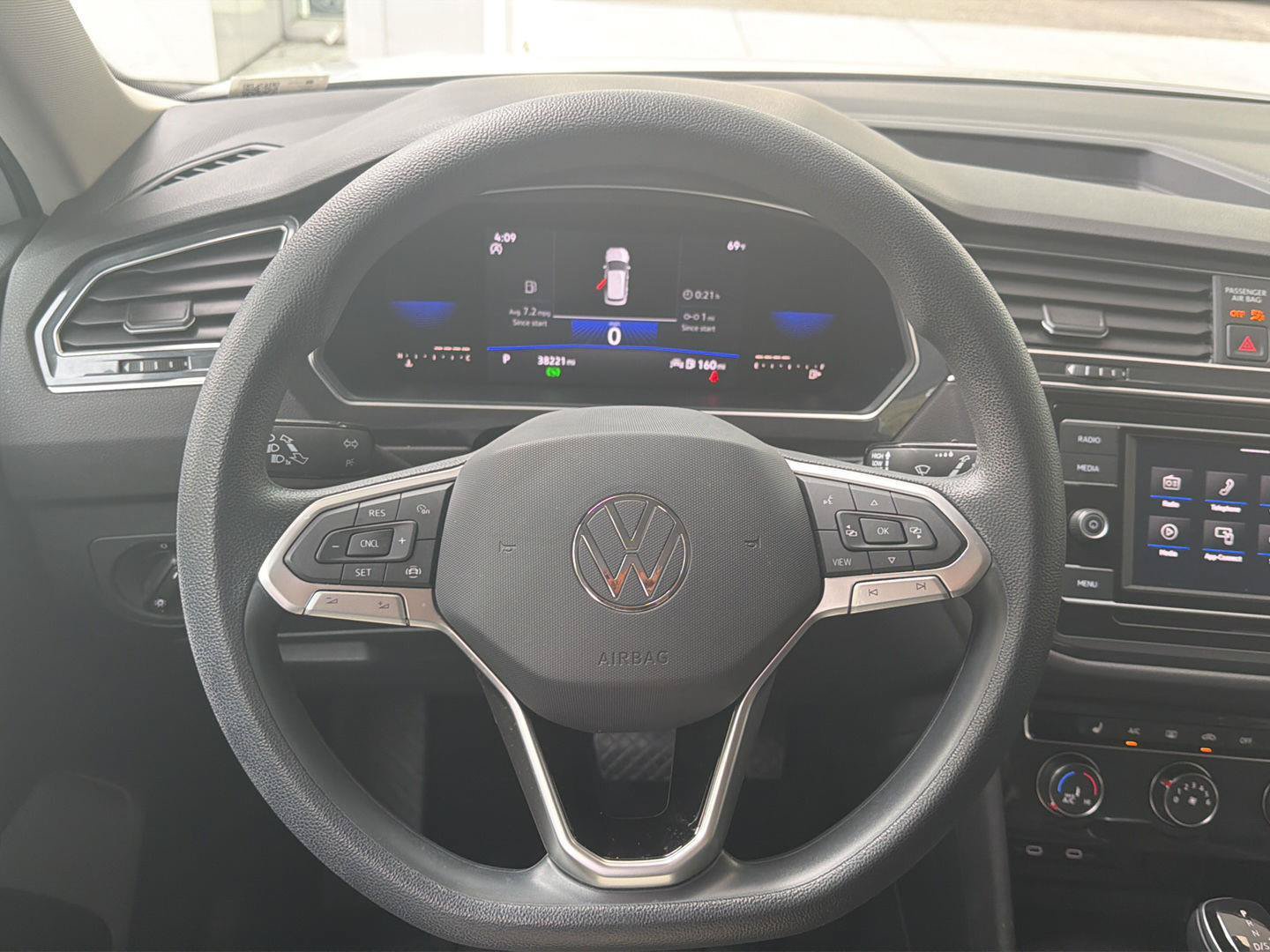 Used 2022 Volkswagen Tiguan S FWD image 17