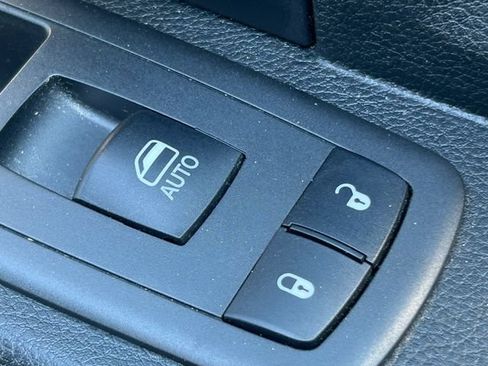 Used 2018 RAM 1500 Tradesman w/ Popular Equipment Group AWD/4WD image 32