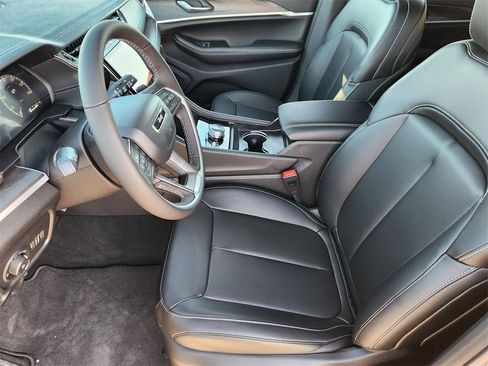 New 2025 Jeep Grand Cherokee Limited image 10