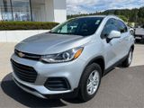 Used 2022 Chevrolet Trax LT w/ LT Convenience Package image 2