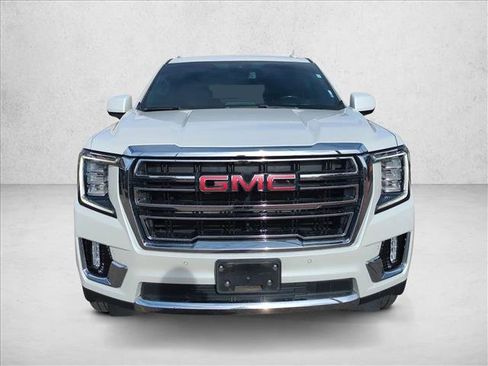 Used 2023 GMC Yukon XL SLT image 2