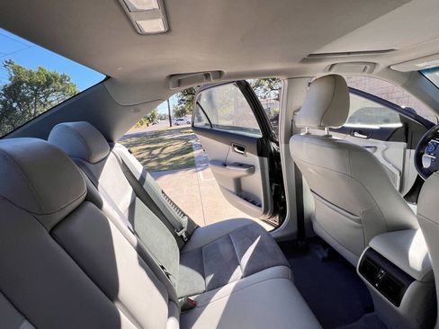 Used 2013 Toyota Camry LE image 26