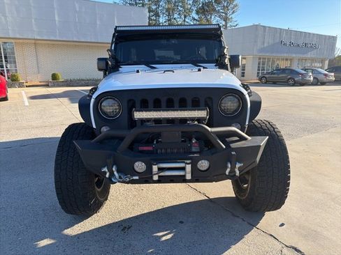 Used 2015 Jeep Wrangler Unlimited Sahara w/ Connectivity Group image 3