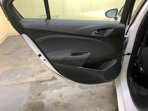 Used 2018 Chevrolet Cruze LT image 20