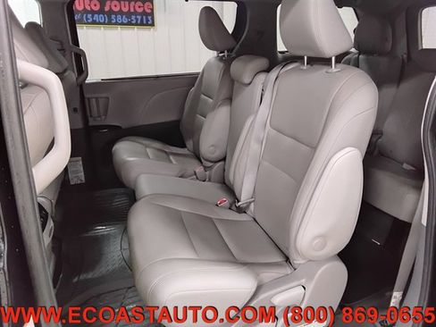 Used 2020 Toyota Sienna XLE FWD image 12