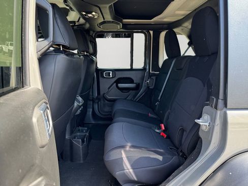 Used 2020 Jeep Wrangler Unlimited Sport image 15