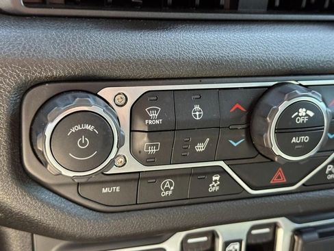 Used 2024 Jeep Wrangler Unlimited Sport AWD/4WD image 26