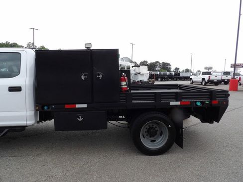Used 2022 Ford F550 4x4 Crew Cab Super Duty w/ Power Equipment Group image 48