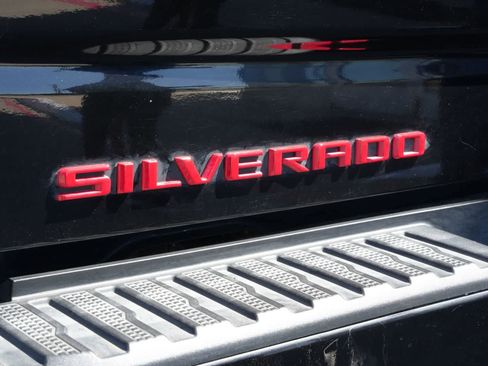 Used 2020 Chevrolet Silverado 1500 Custom w/ Custom Value Package RWD image 17