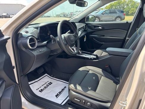 New 2026 Chevrolet Trax ACTIV w/ Driver Confidence Package FWD image 9