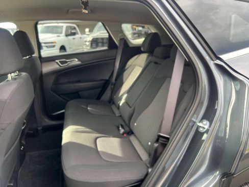 Used 2026 Kia Sportage LX FWD image 31