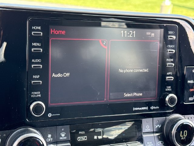 Used 2021 Toyota Highlander XLE AWD/4WD image 31