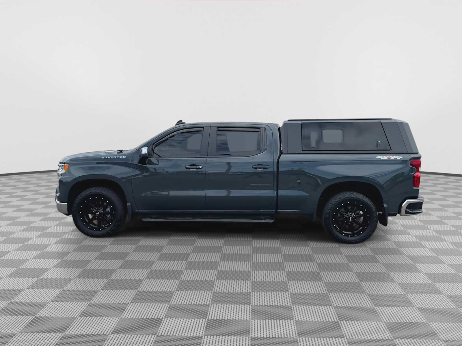 Used 2025 Chevrolet Silverado 1500 LT AWD/4WD image 5