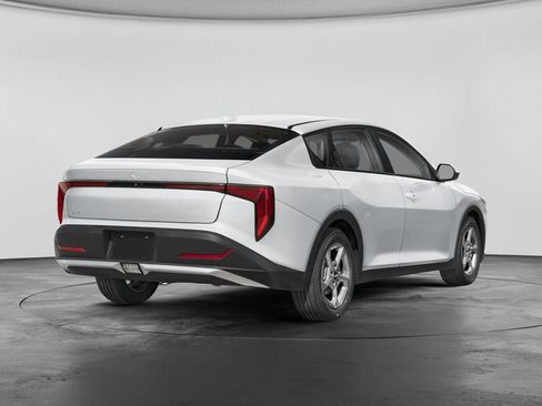 Used 2025 Kia K4 FWD image 2