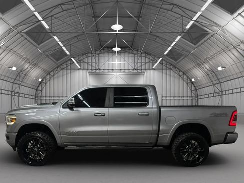 Used 2019 RAM 1500 Laramie AWD/4WD image 2