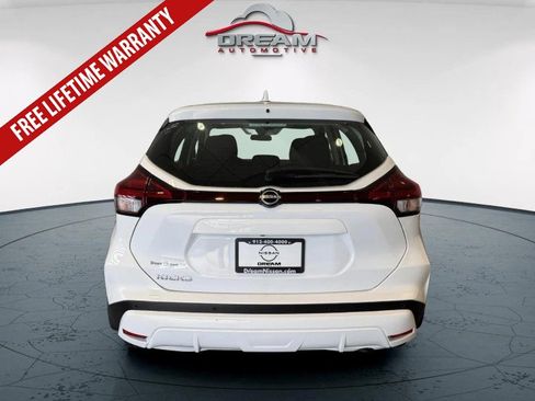 Used 2025 Nissan Kicks Play S FWD image 19