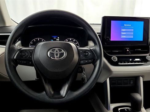 Used 2023 Toyota Corolla Cross L image 35