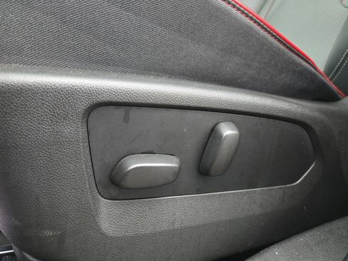 Used 2022 Buick Envision Essence w/ Sport Touring Package image 9