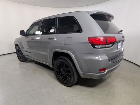 Used 2021 Jeep Grand Cherokee Laredo X image 5