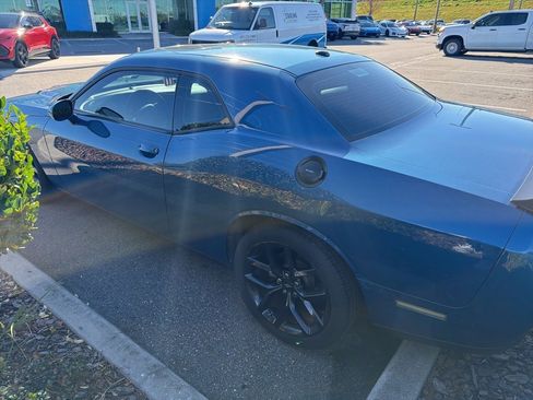 Used 2022 Dodge Challenger SXT w/ Blacktop Package image 10