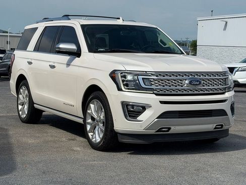 Used 2018 Ford Expedition Platinum AWD/4WD image 2