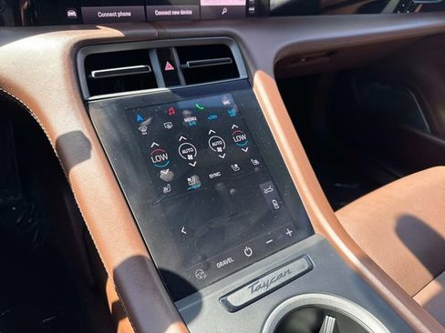 Used 2022 Porsche Taycan Turbo image 31